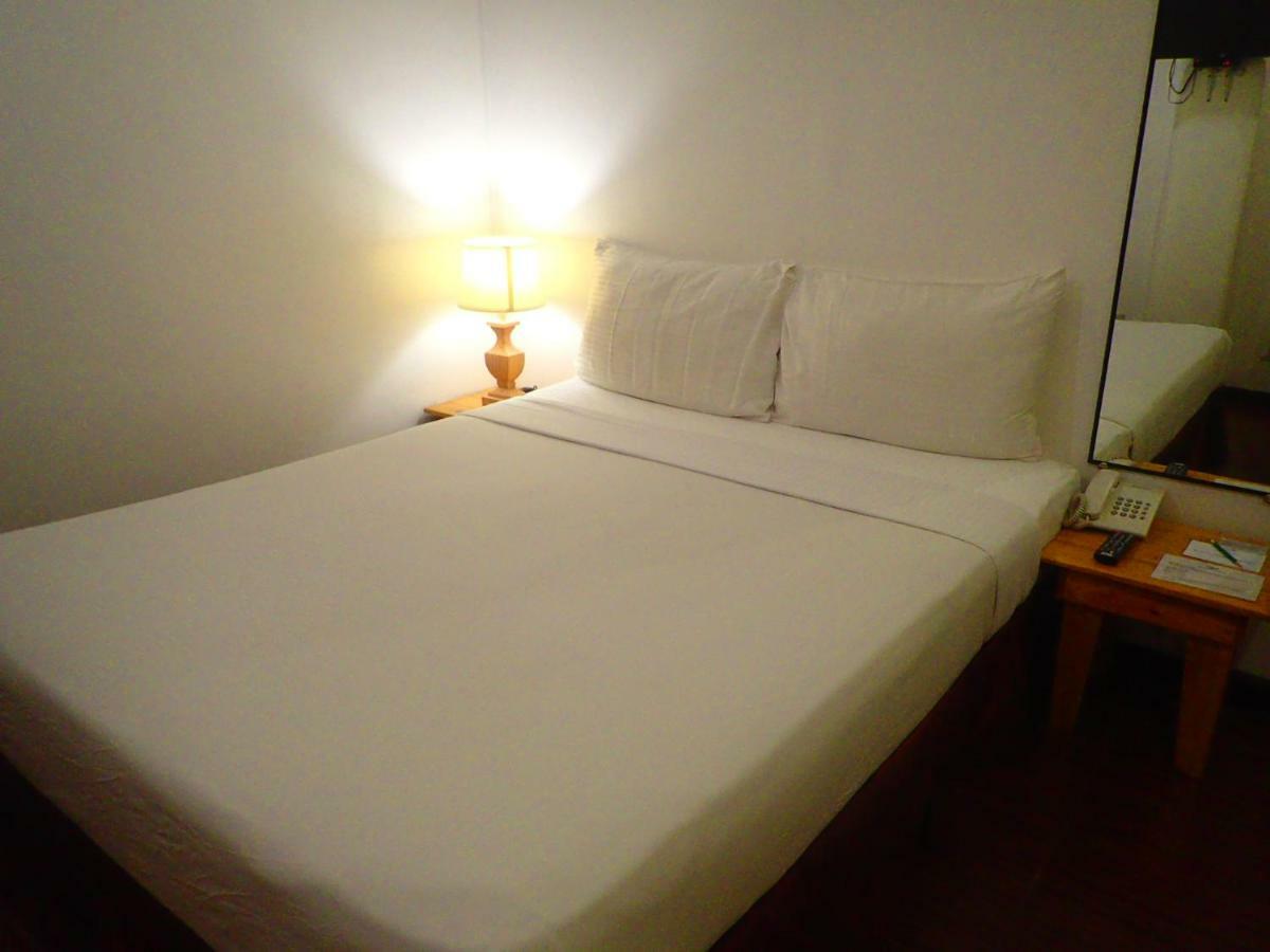 Aozora Seaside Mactan Hotel Lapu-Lapu City Exterior photo